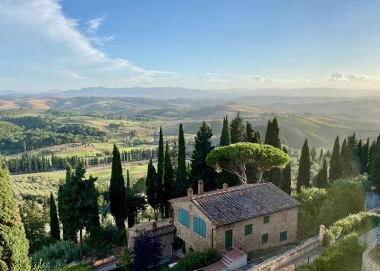 Home Illustratie van cultuur en gebruiken in Toscane met lokale tradities, eetmomenten en groeten